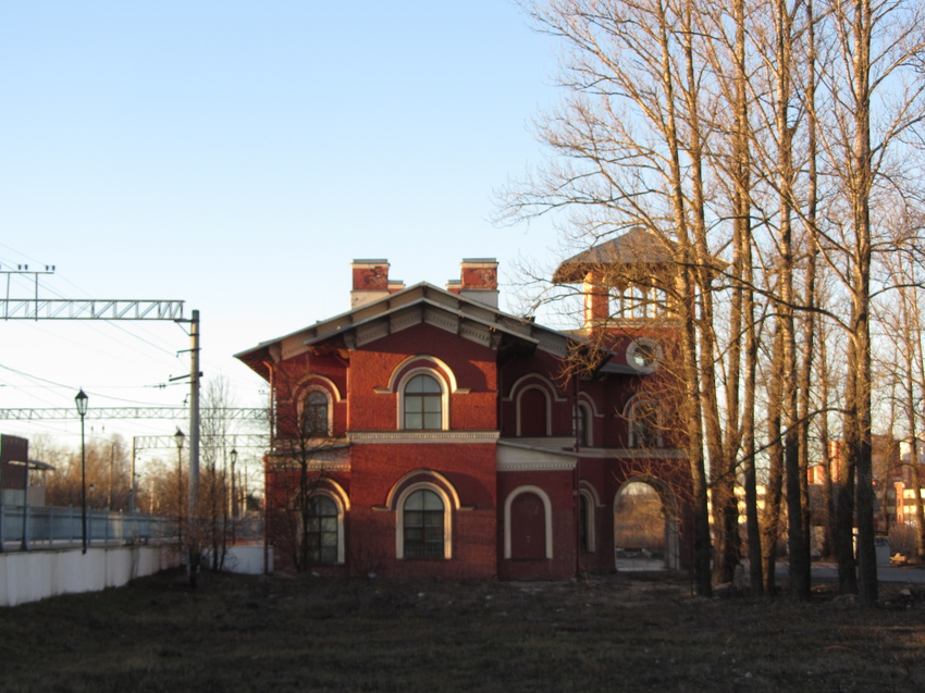 Стрельна. Здание ж/д вокзала