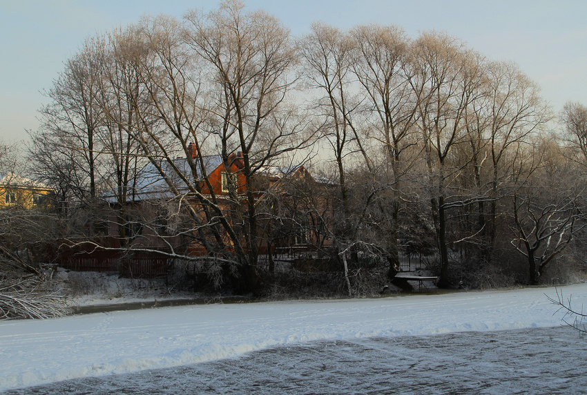 На берегу реки Чухонки