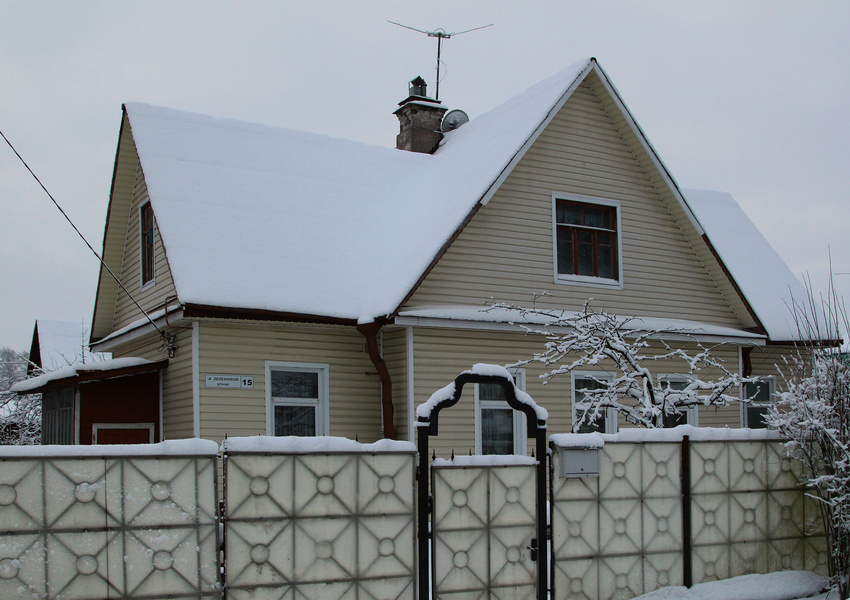 Улица Зеленовой, 15