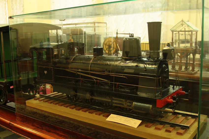 Музей железнодорожного транспорта. Макет паровоза 1879 г.