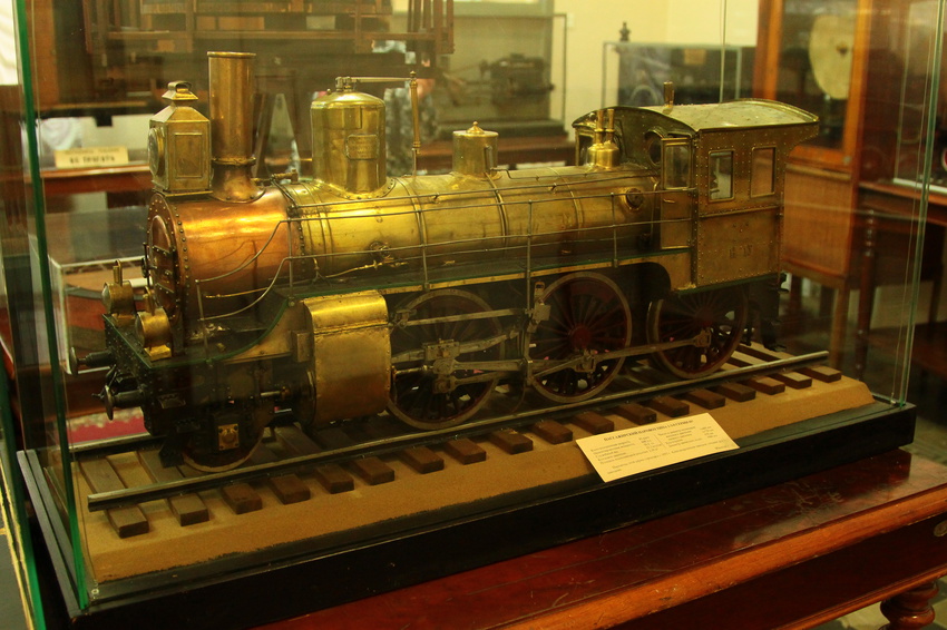 Музей железнодорожного транспорта. Макет паровоза 1892 г.
