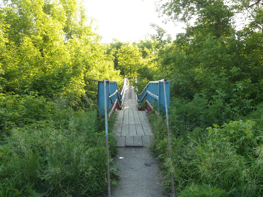 Подвесной мостик у мельницы
