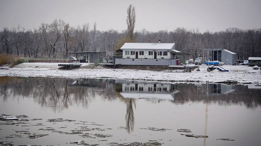 Спасательная станция зимой на р. Северский Донец. Каменск-Шахтинский. Февраль 2016 г.