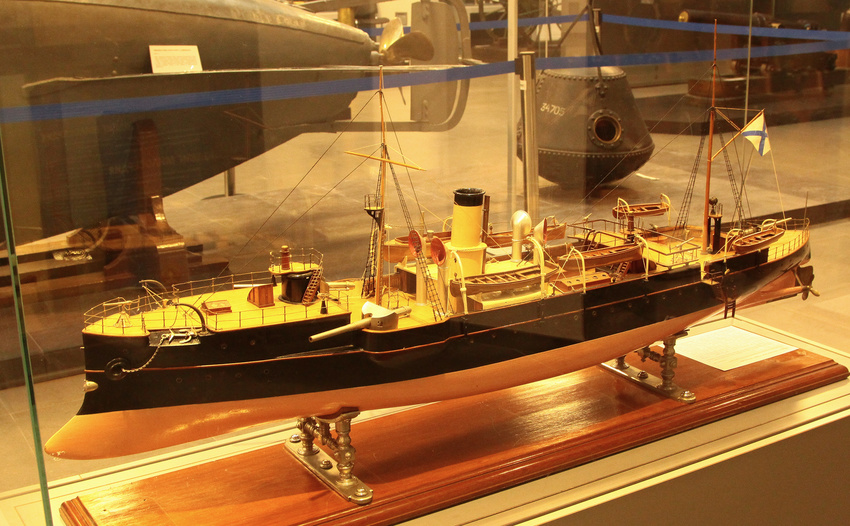 Военно-морской музей. Макет канонерской лодки &quot;Храбрый&quot;.