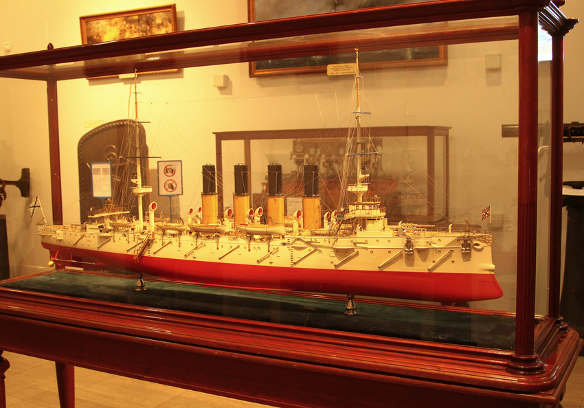 Военно-морской музей. Макет крейсера &quot;Варяг&quot;.
