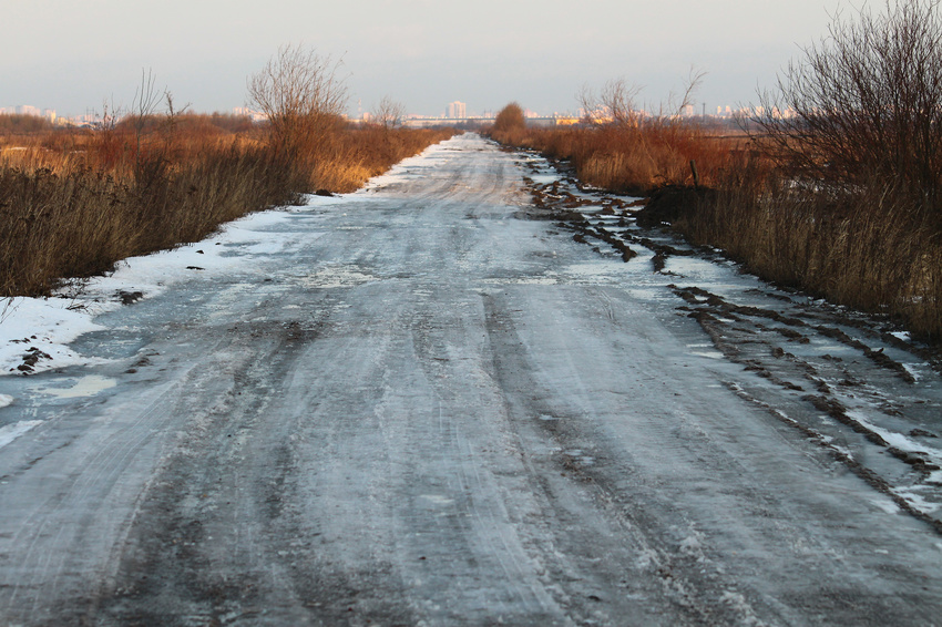 Дорога на окраине
