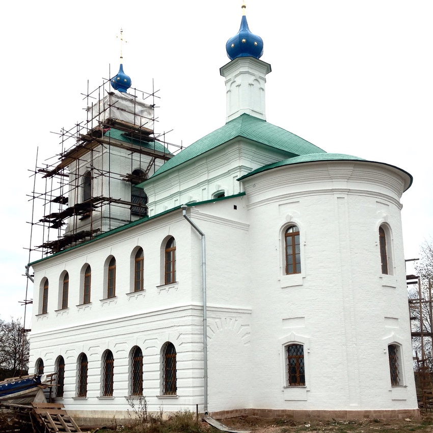 Новогорбово, церковь Смоленской иконы Божьей Матери, осень 2015