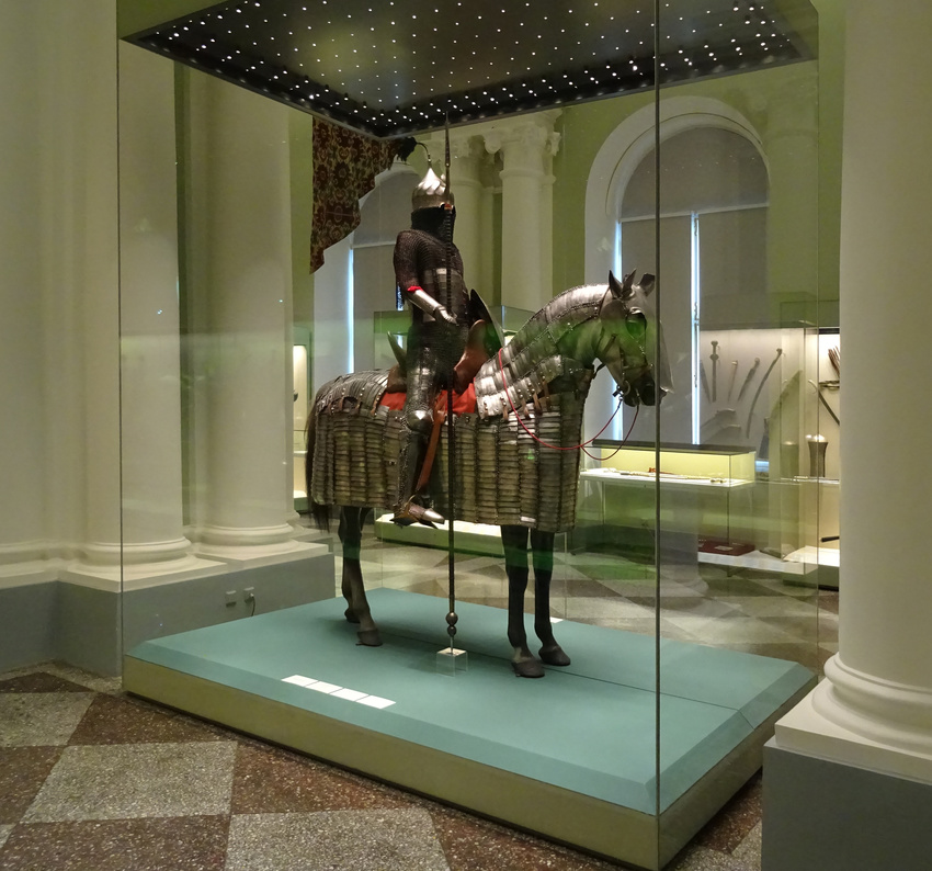 Эрмитаж. Зал оружейного искусства Ближнего Востока.