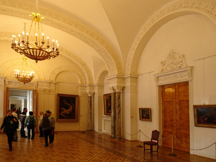 Эрмитаж. Зал искусства Франции 16 века.