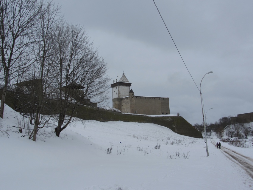 Peterburi maantee, Нарва