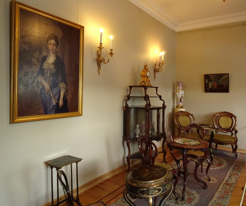 Эрмитаж. Гостиная в стиле рококо.