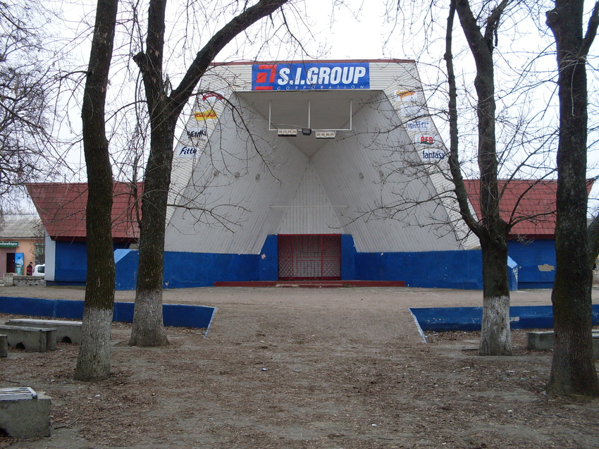 Синельниково.Парк в центре.Летняя эстрада &quot;Ракушка&quot;.Февраль 2016.