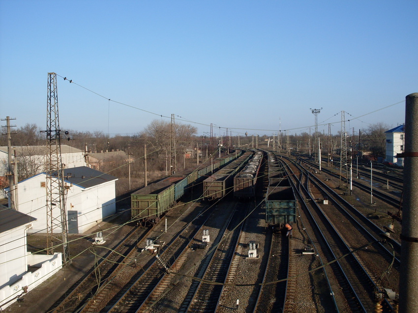 Синельниково.Железнодорожные составы на станции Синельниково-2.