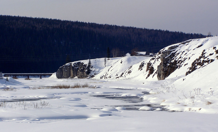 река  Койва  зимой.