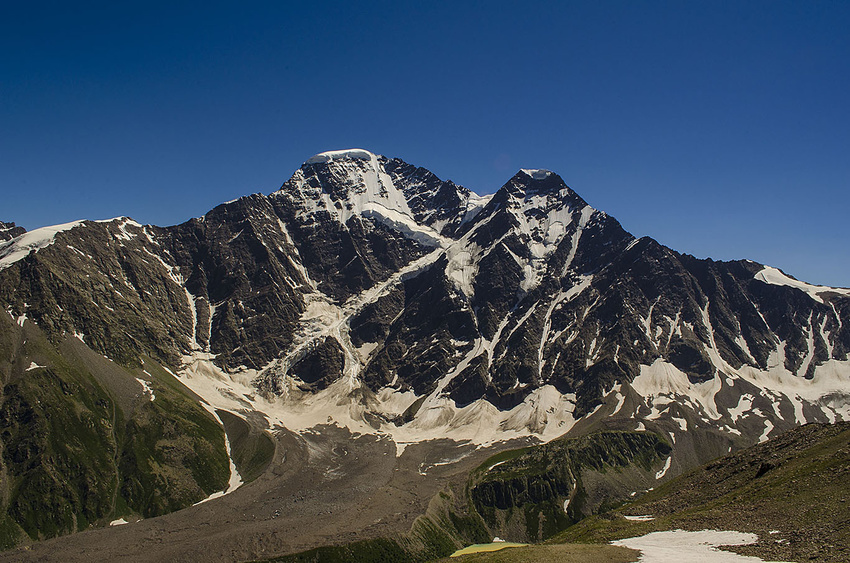 Ледник семерка в июле. 2015г.