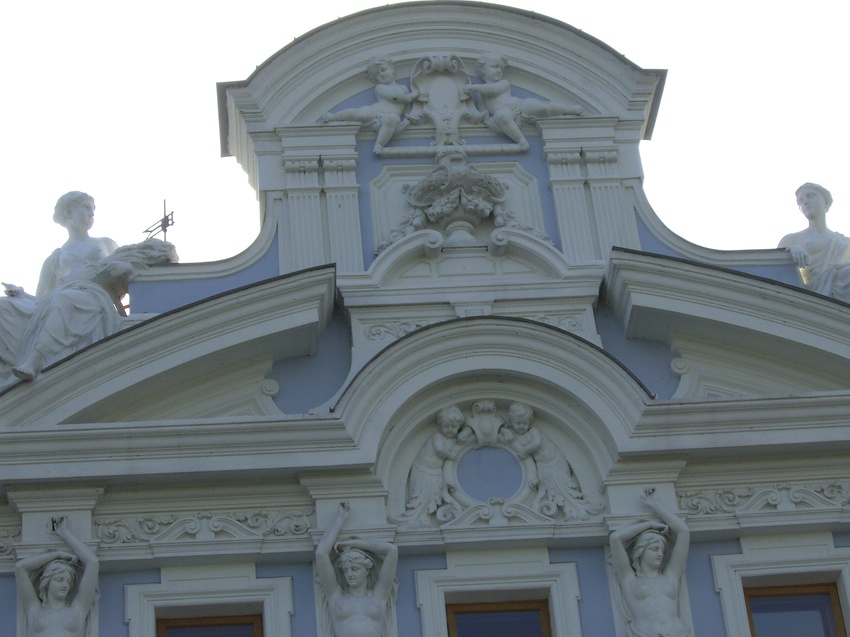 Дом купца Рукавишникова. Фрагмент фасада.