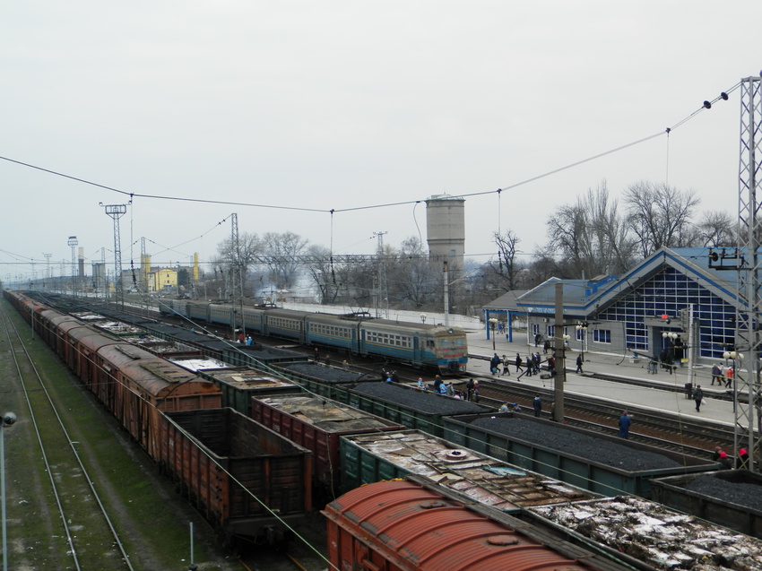 Станция Синельниково-ІІ.Отправление электропоезда до Днепропетровска. 12.03.16.