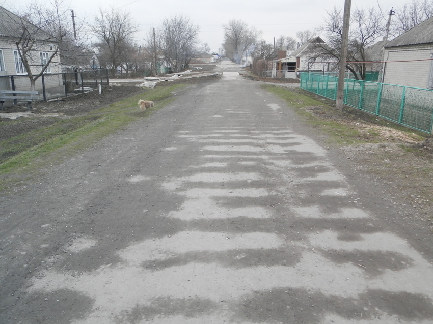 12.03.2016. Здесь проходили подъездные  пути на старую площадку рессорного завода.Ул.Комсомольская,вид на юг от ул. Величая.