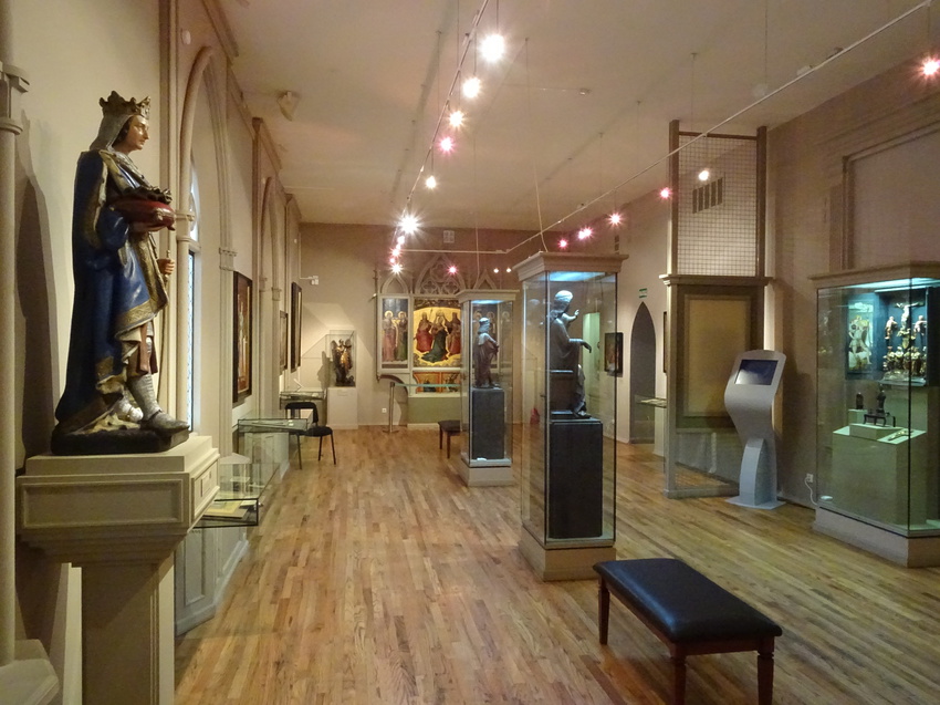 Музей истории религии. Зал католицизма.