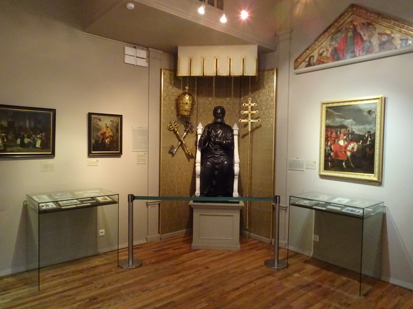 Музей истории религии. Зал католицизма.