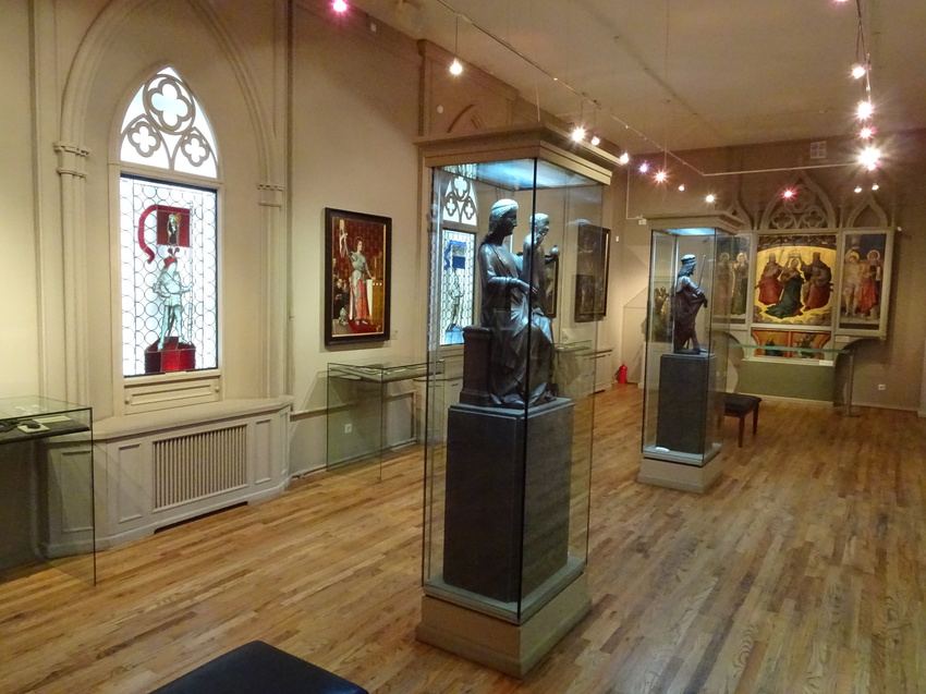 Музей истории религии. Зал католицизма.