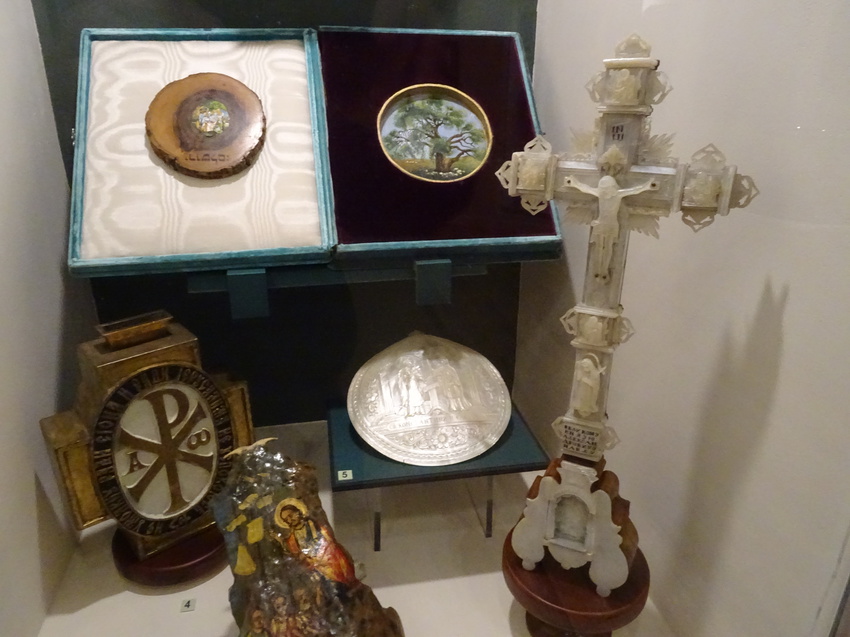 Музей истории религии. Зал народного Православия.