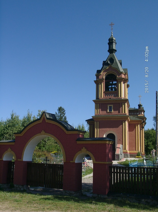 Церковь в деревне Красноселье
