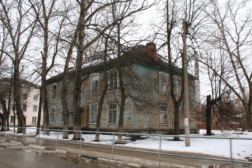 Улица Ленина, Озёры