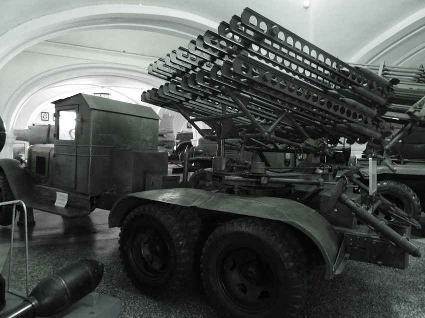 Музей артиллерии, инженерных войск и войск связи. Зал артиллерии в годы Великой Отечественной войны.