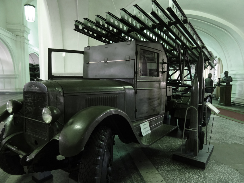 Музей артиллерии, инженерных войск и войск связи. Зал артиллерии в годы Великой Отечественной войны.