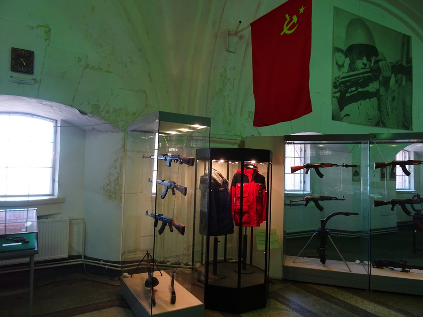 Музей артиллерии, инженерных войск и войск связи. Зал Калашникова.