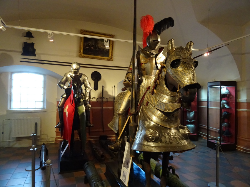 Музей артиллерии, инженерных войск и войск связи. Рыцарский зал.