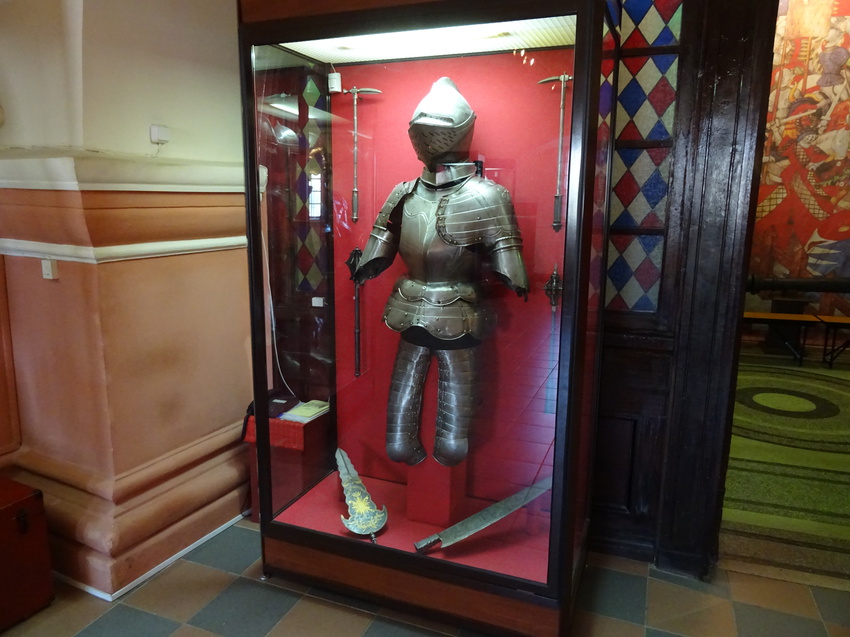 Музей артиллерии, инженерных войск и войск связи. Рыцарский зал.