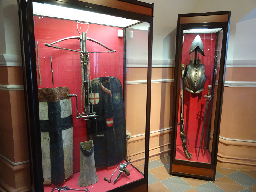 Музей артиллерии, инженерных войск и войск связи. Рыцарский зал.