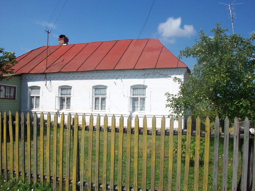 Дом моей бабушки- Быковой Пелагеи Григорьевны ( в деревне её называли ласково &quot;Полюшкой&quot;) сейчас здесь живут дачники с г Москва