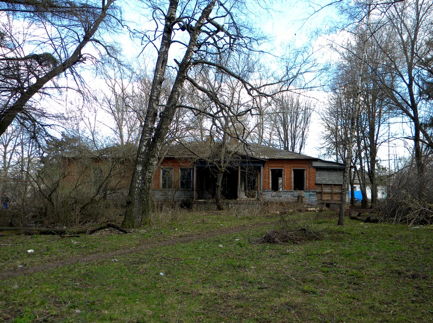 Заброшенная усадьба Балабанова в селе Искра