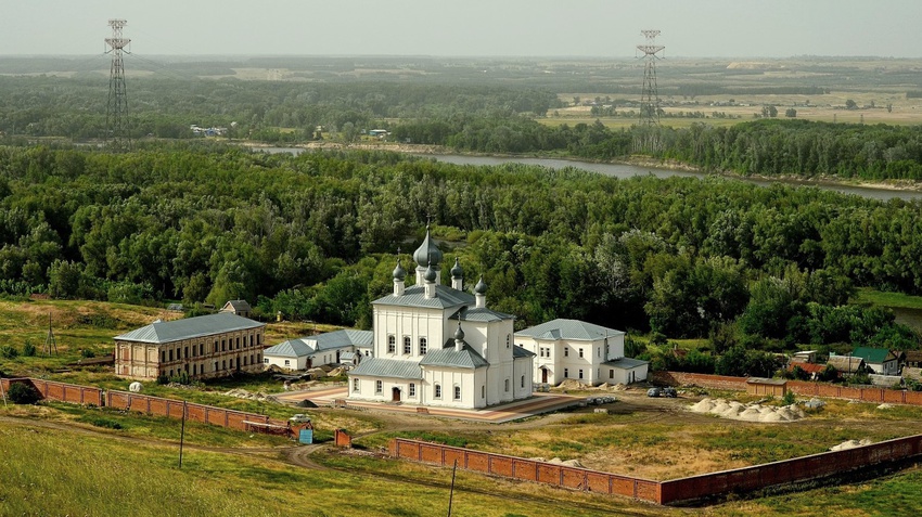 Кременско-Вознесенский мужской монастырь.