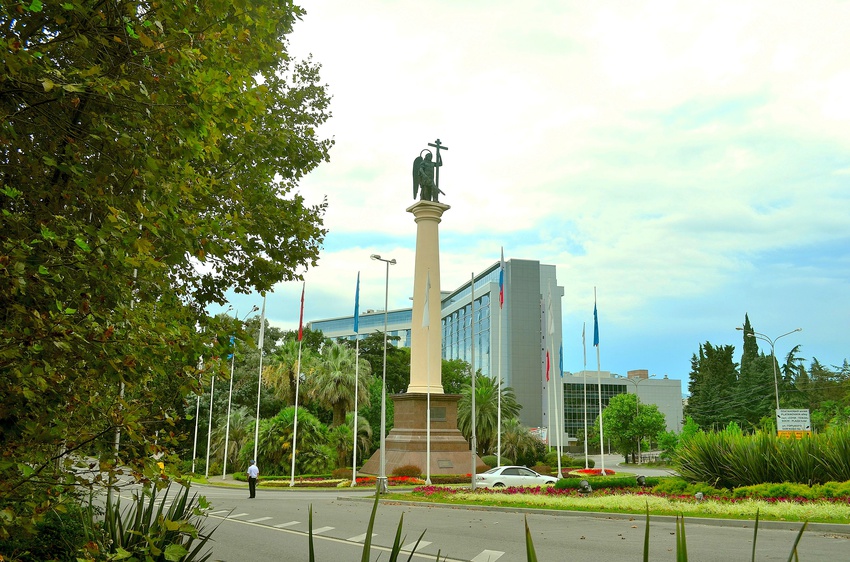 Монумент Михаилу Архангелу