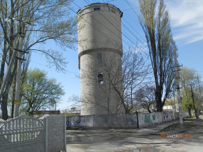 Илларионово.Водонапорная башня во дворе Коммунхоза.