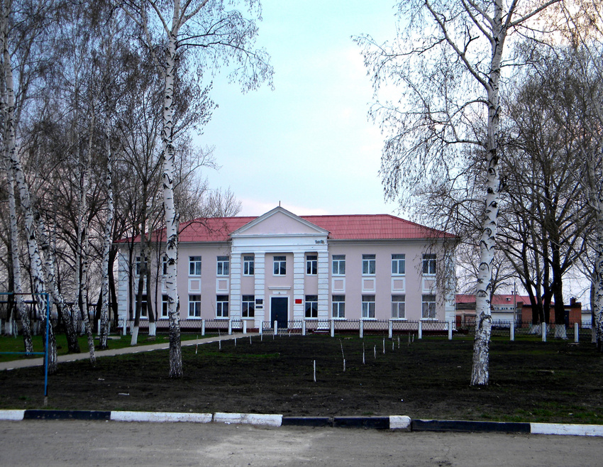 Яковлево фото. Гостищево Яковлевский район. Село Гостищево Яковлевский район Белгородская область. Школа Гостищево Яковлевский район. Гостищево администрация Яковлевского района.