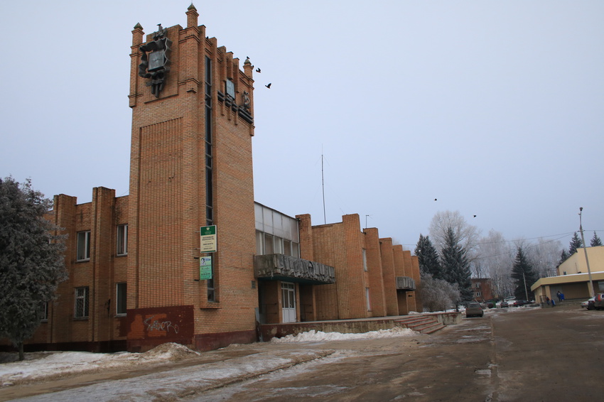 Администрация племзавода Повадино