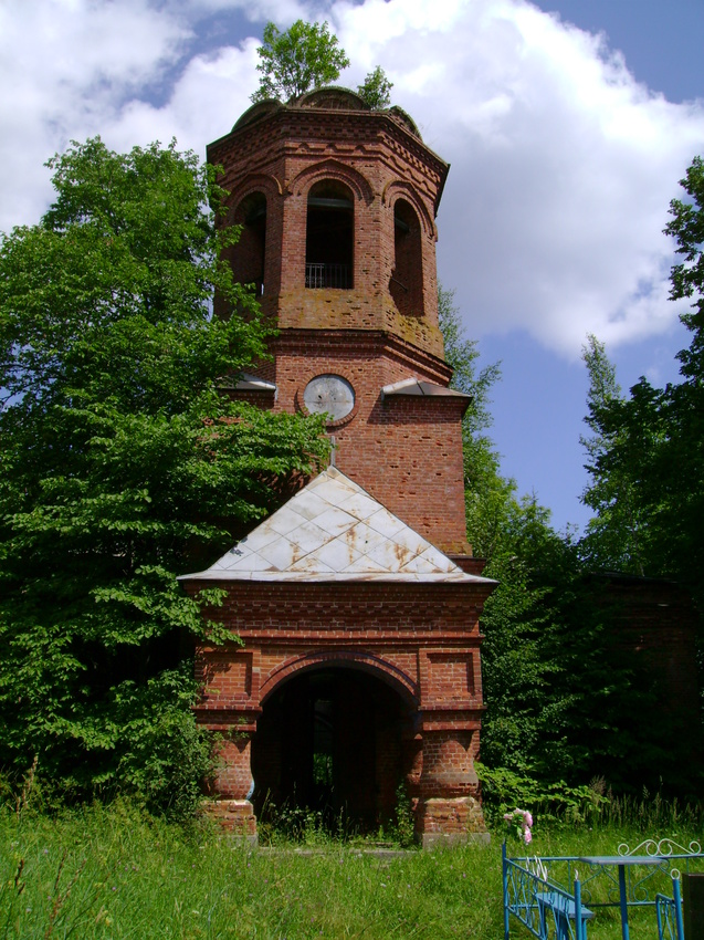 Церковь в деревне Ясенское. 2010 год