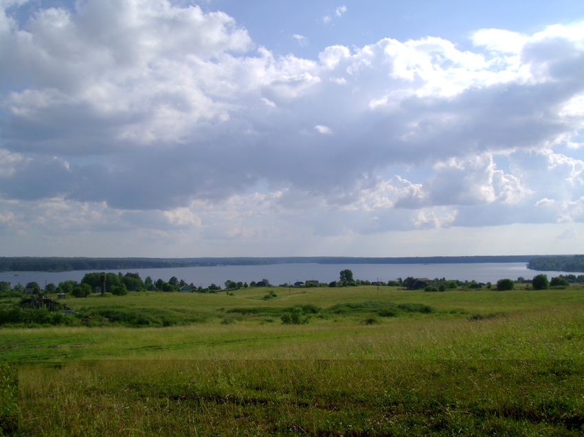Вид на оз. Волго со стороны деревни Ясенское