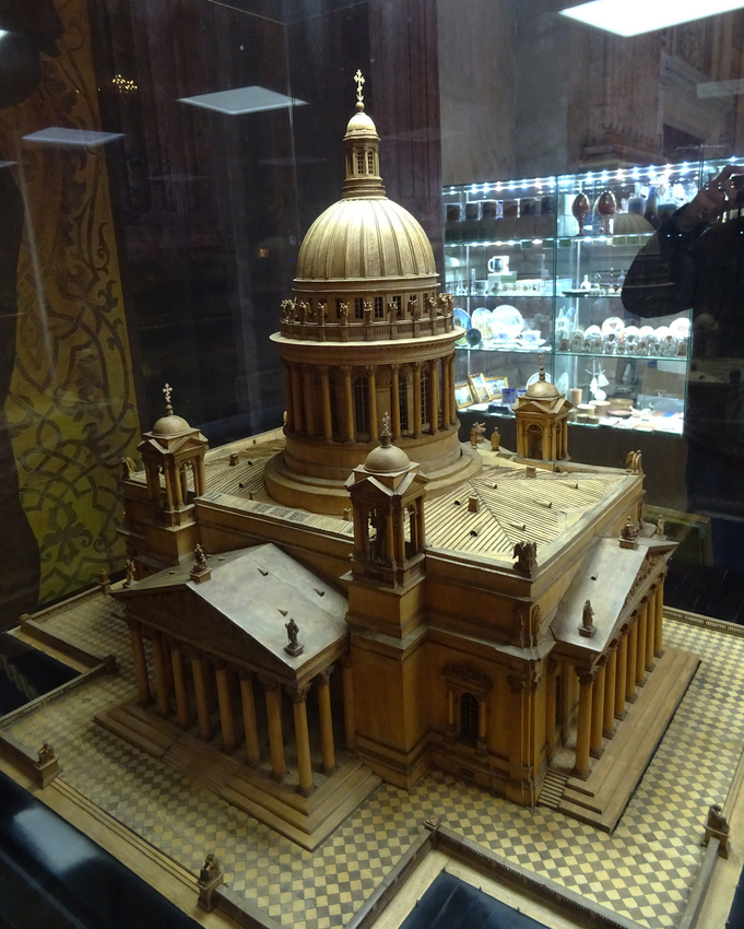 Музей Исаакиевского собора. Модель Исаакиевского собора 1858 года.