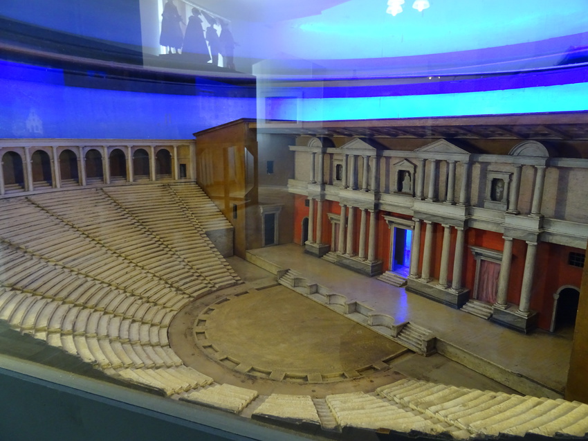 Музей театрального и музыкального искусства. Модель театра Древней Греции.