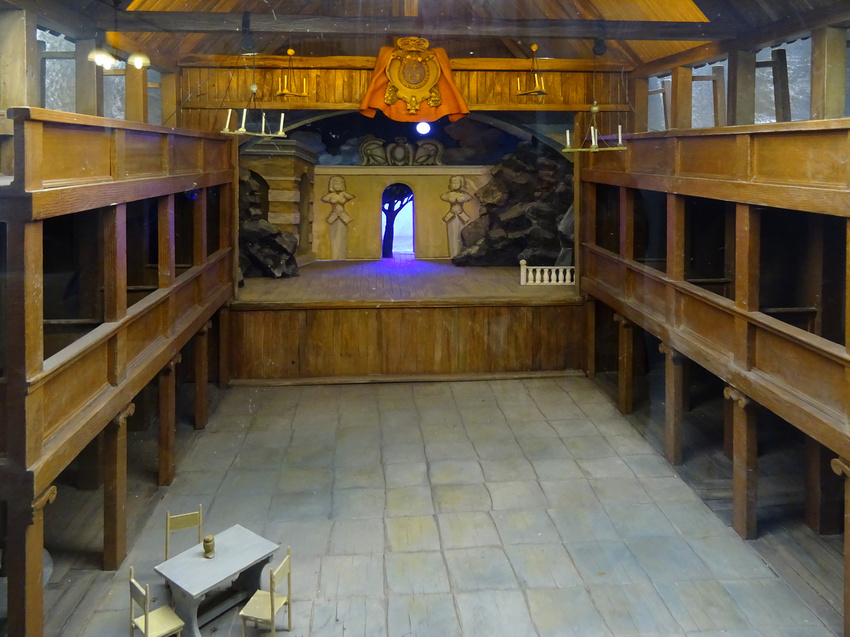 Музей театрального и музыкального искусства. Модель Парижского театра.