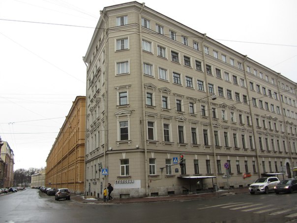 Придворно-служительский дом - Жилой дом