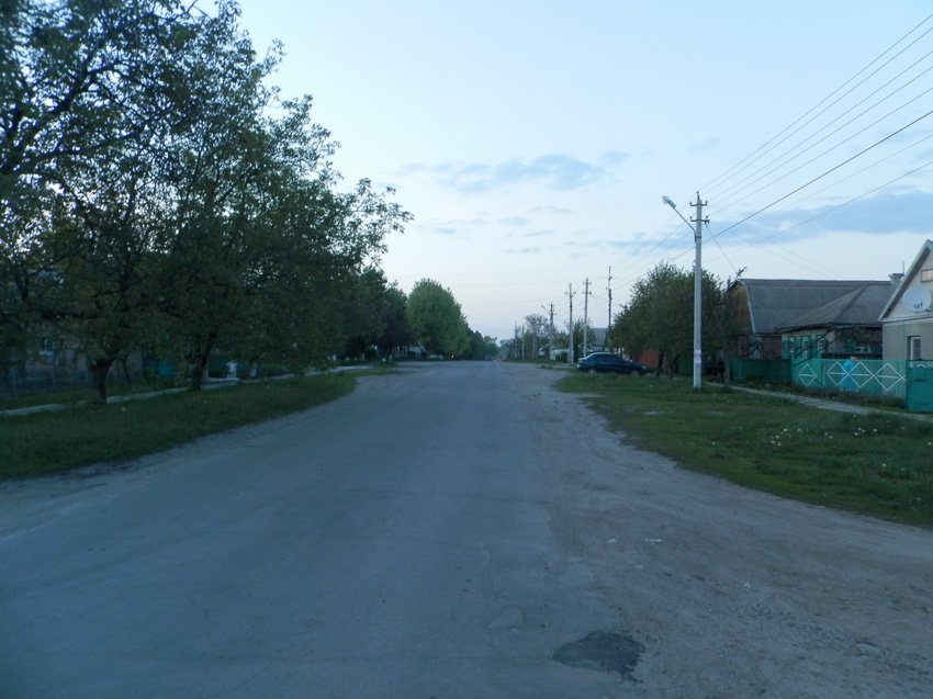 2 мая 2016.Улица  Энгельса.Вид на север от ул. Воровского.