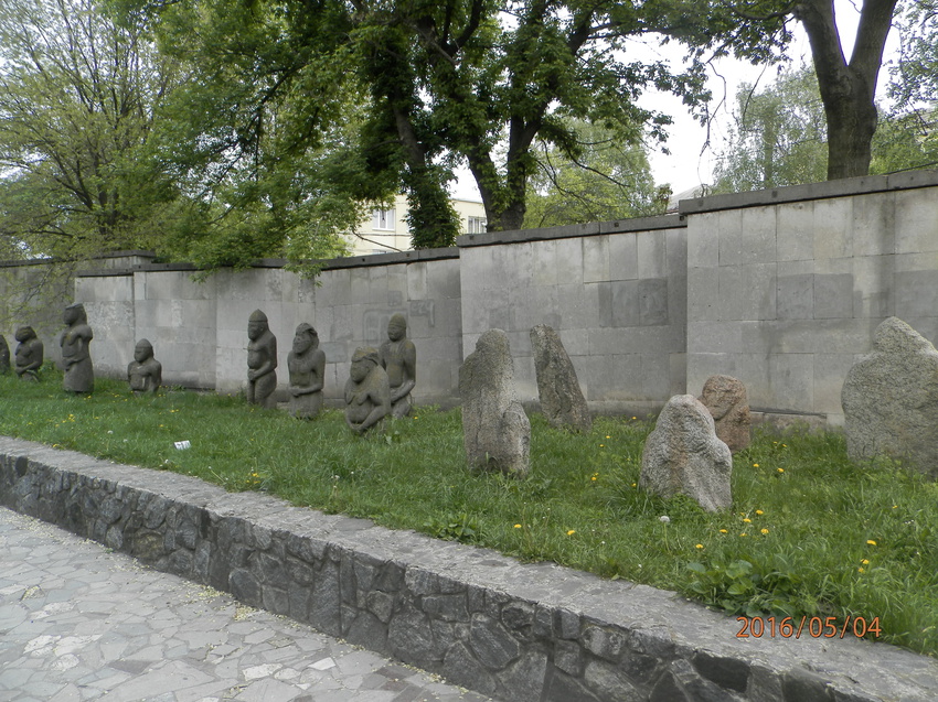 Исторический музей им. Яворницкого.Половецкие каменные изваяния.