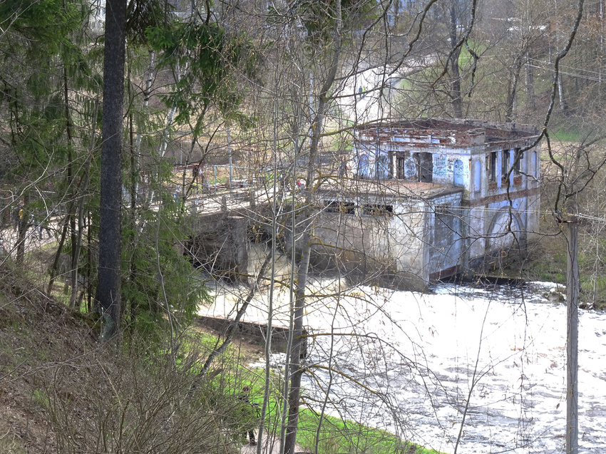 Плотина на реке Оредеж